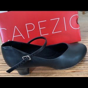 CAPEZIO Jr. Tap Footlight Character Shoe